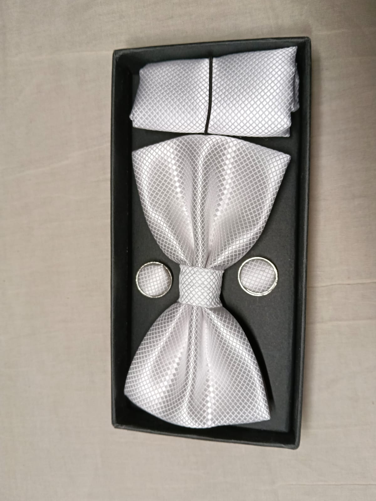 CHARKHI Platinum Elegance Bow Tie Set